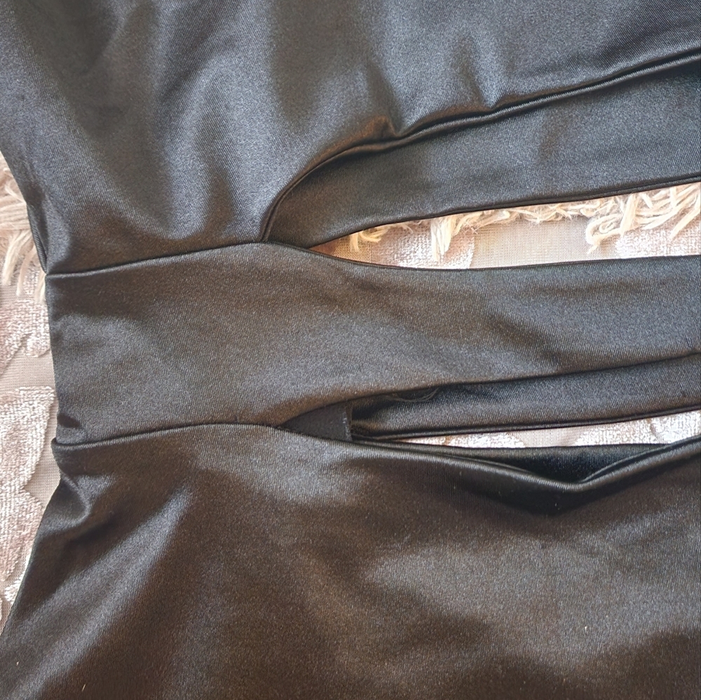 Dress - Picture 3 of 5